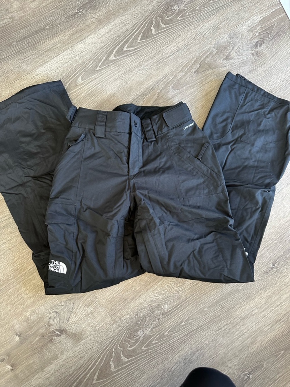 The North Face Women’s Black Insulated Cargo Snow Pants NWOT